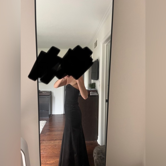 Black silk/satin Bridesmaid/Formal dress - size 0-4 - Picture 6 of 7